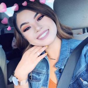 Meet your Posher, Michaela